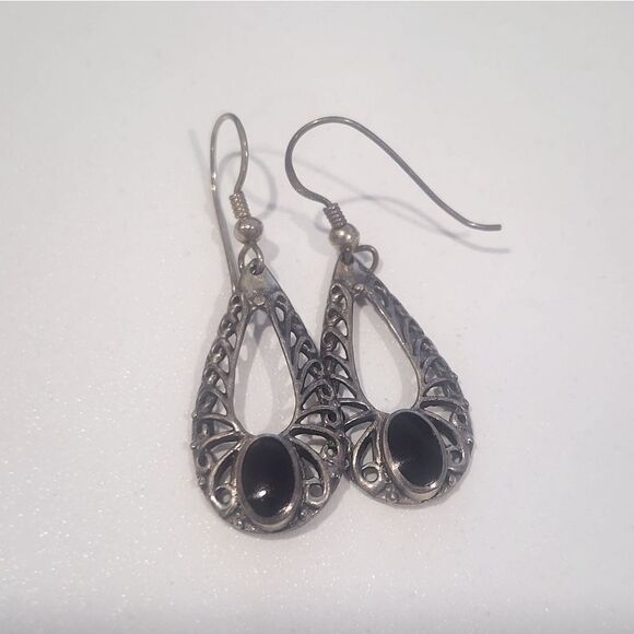 Elegant Black Teardrop Earrings - Picture 1 of 2